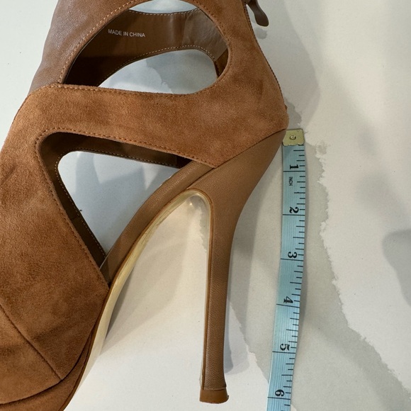 Bebe Cassandra booties.  Size 7 - Picture 3 of 14